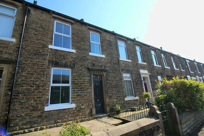 3 Bedroom Terraced House To Rent In Lambgates, Hadfield, SK13