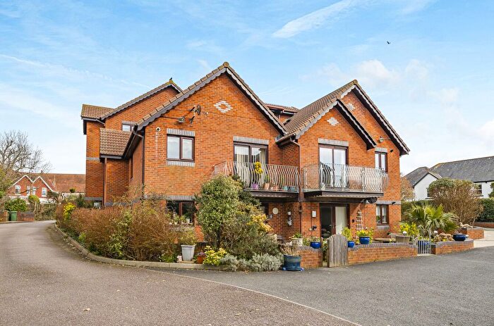 2 Bedroom Flat To Rent In Raddenstile Lane, Exmouth, EX8