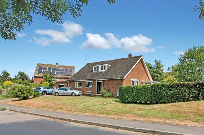 3 Bedroom Detached Bungalow For Sale In Churchway, Blunsdon, SN26