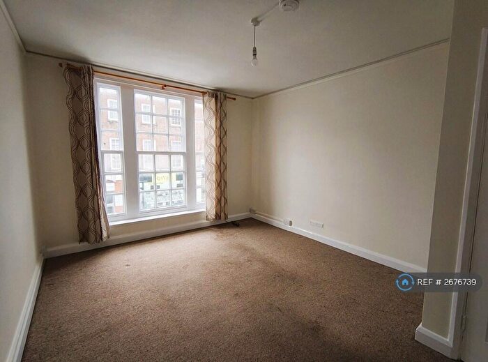 2 Bedroom Flat To Rent In Crendon Street, High Wycombe, HP13