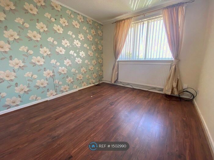 1 Bedroom Flat To Rent In Acacia Court, Forest Town, Mansfield, NG19