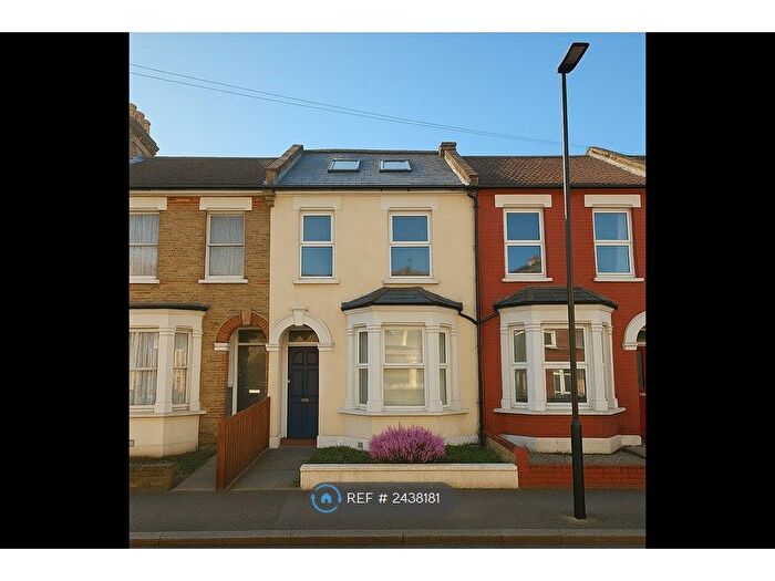 2 Bedroom Flat To Rent In Antill Road, London, N15