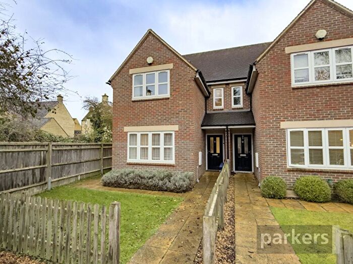 3 Bedroom Semi-Detached House For Sale In Woodstock Road, Witney, OX28