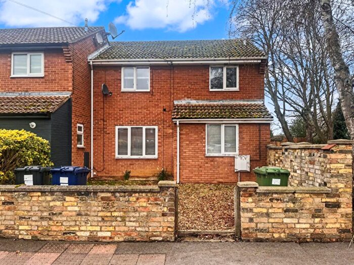 2 Bedroom Flat To Rent In North Road, PE27