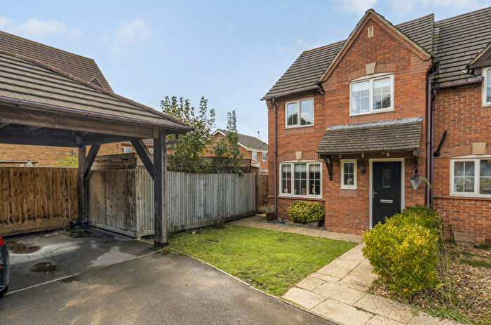 3 Bedroom End Of Terrace House For Sale In Hudson Way, Swindon, Wiltshire, SN25