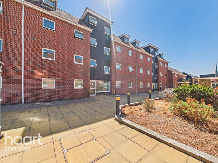 2 Bedroom Apartment For Sale In Market Place, Romford, RM1