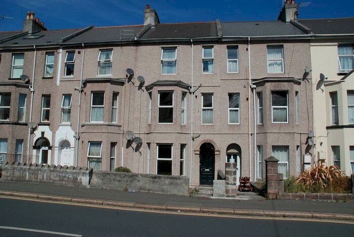 1 Bedroom Flat To Rent In Percy Terrace - Recently Refurbished One Bedroom First Floor Flat, PL4