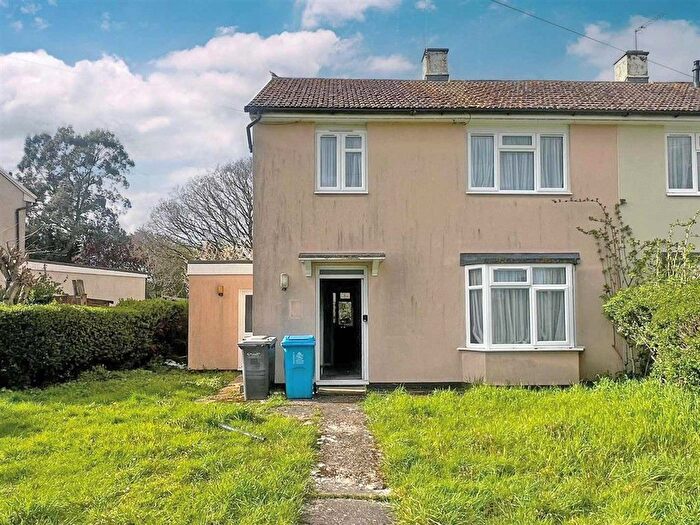 3 Bedroom Semi Detached House For Sale In Stuart Way, Windsor, SL4