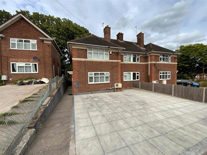 2 Bedroom Maisonette For Sale In Brailes Grove, Bordesley Green, Birmingham, B9