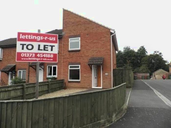 3 Bedroom Property To Rent In Larchfield Close, Frome, Somerset, BA11