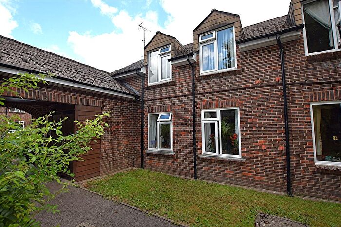 2 Bedroom Flat For Sale In Thornton End, Holybourne, Alton, Hampshire, GU34