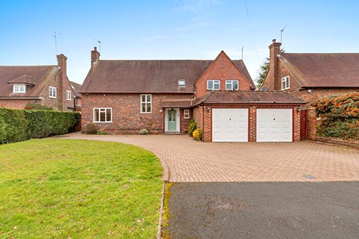 5 Bedroom Detached House For Sale In Walkwood Rise, Beaconsfield, HP9