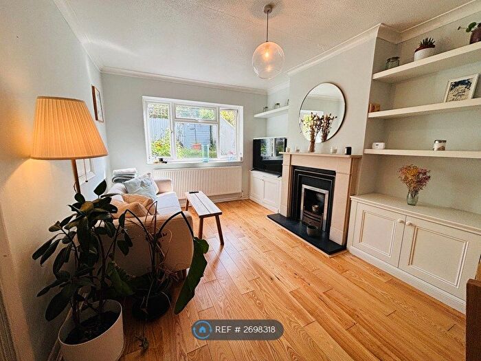 2 Bedroom Flat To Rent In Spurgeon Road, London, SE19