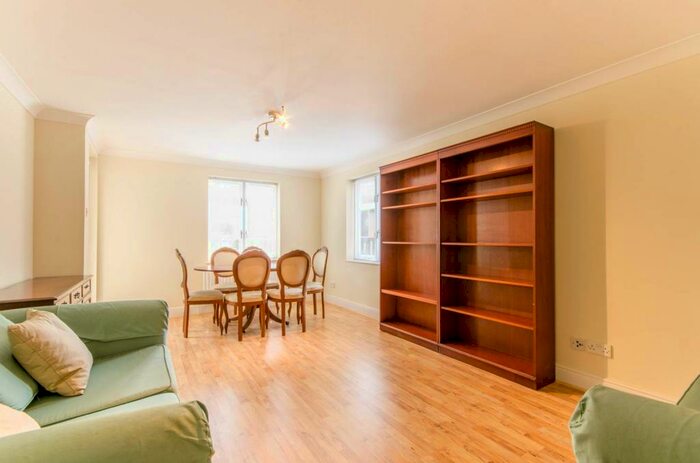 2 Bedroom Flat To Rent In Holden Road, Woodside Park, London, N12