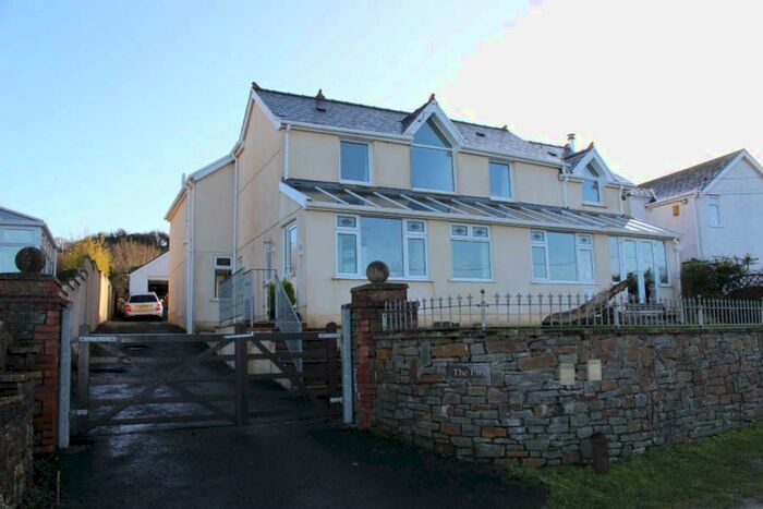 4 Bedroom Detached House For Sale In Marsh Road, Llanmorlais, Swansea, Wales, SA4