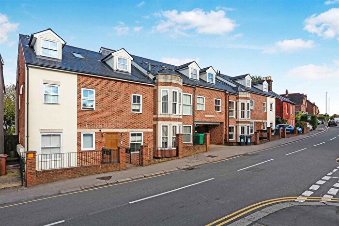 2 Bedroom Flat To Rent In Lesbourne Road, Reigate, RH2