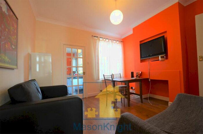 4 Bedroom Terraced House To Rent In Milner Road, Selly Oak, Birmingham, B29