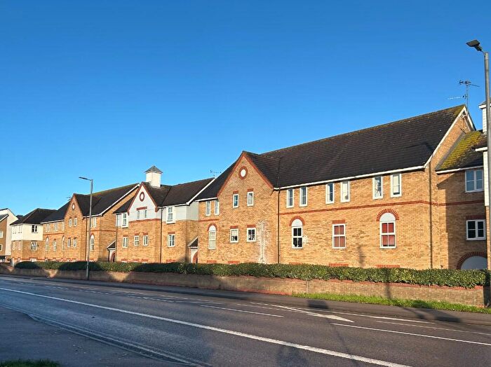 2 Bedroom Flat For Sale In London Road, Benfleet, Essex, SS7