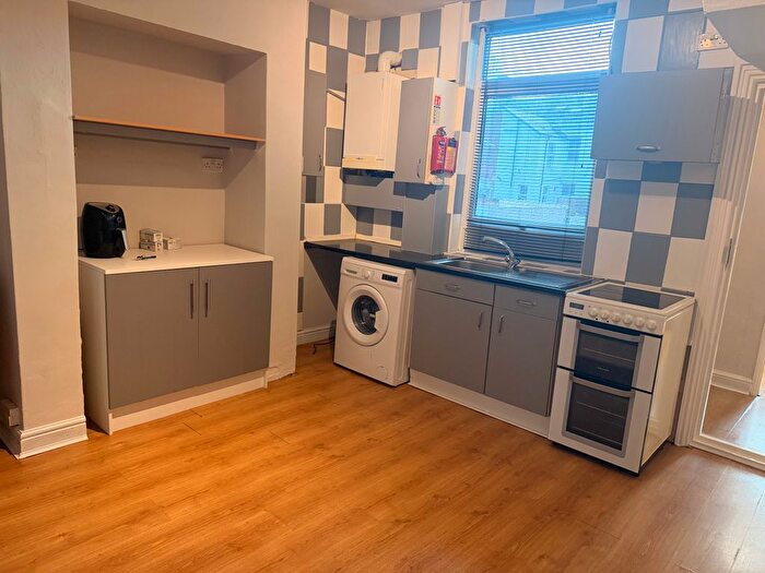 1 Bedroom Flat To Rent In Elvey Street, Wakefield, WF1