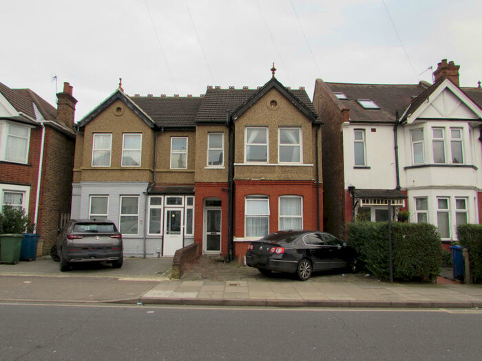4 Bedroom Semi-Detached House To Rent In Locket Road, Harrow, HA3
