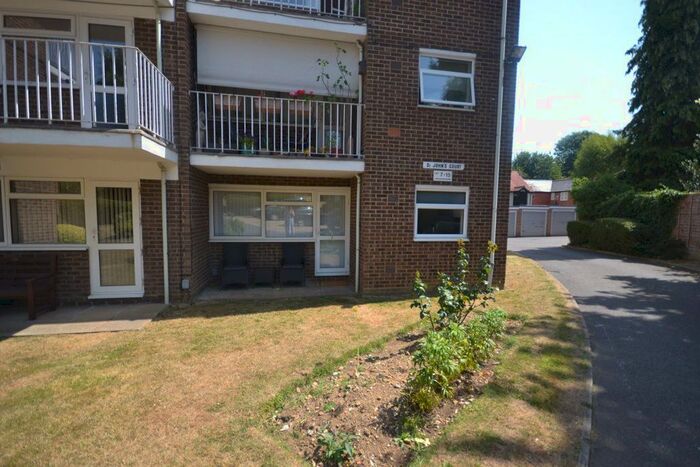 2 Bedroom Flat To Rent In St Johns Road, Harpenden, AL5