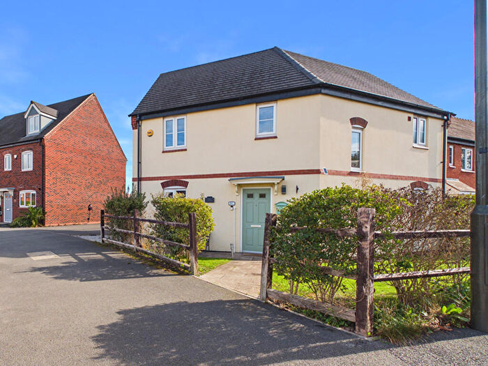 3 Bedroom Detached House For Sale In Lulworth Road, Boulton Moor, DE24