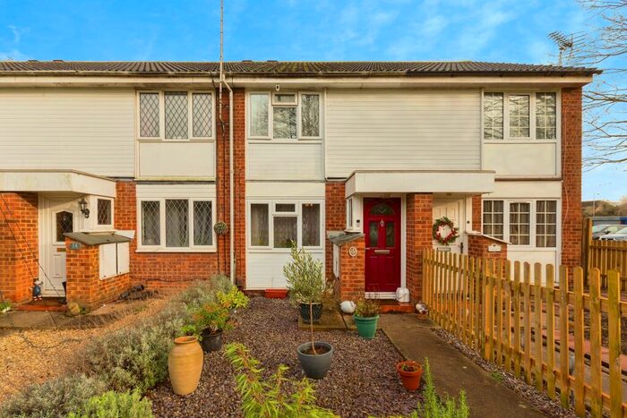 2 Bedroom Terraced House For Sale In Lower Close, Aylesbury, HP19