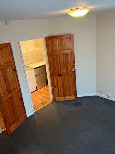 1 Bedroom Studio To Rent In Templeton Avenue, London, E4