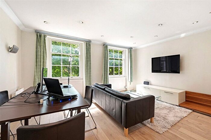1 Bedroom Flat To Rent In Brompton Square, London, SW3