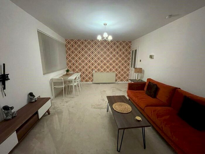 3 Bedroom Flat To Rent In Wales Street, City Centre, Aberdeen, AB24