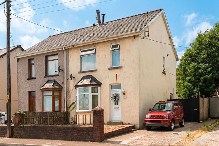 2 Bedroom Semi-Detached House For Sale In Station Road, Griffithstown, Pontypool, NP4