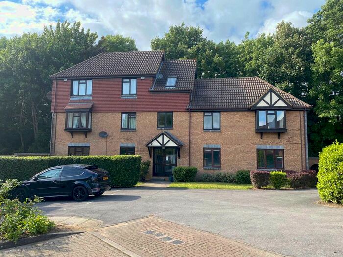 1 Bedroom Flat To Rent In Dairymans Walk, Guildford, GU4