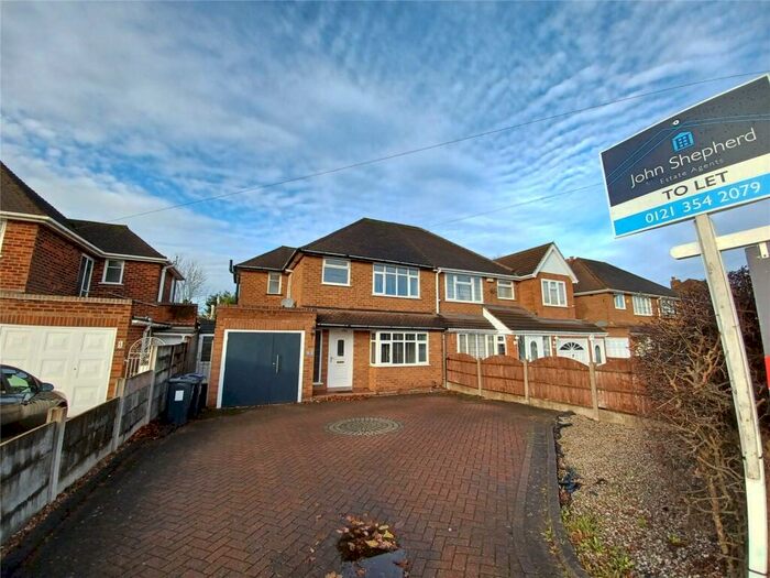 3 Bedroom House To Rent In Whitehouse Common Road, Sutton Coldfield, B75
