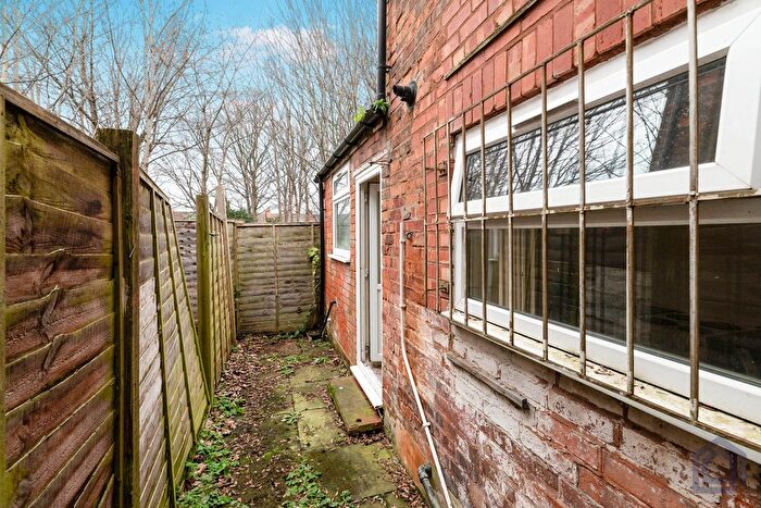 3 Bedroom Terraced House For Sale In , Reginald Road, Birmingham, B8