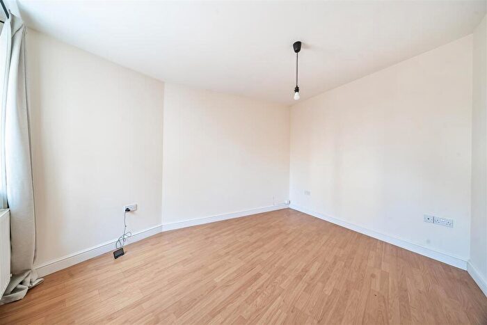1 Bedroom Apartment For Sale In Globe Court, Dowell Street, Honiton, EX14