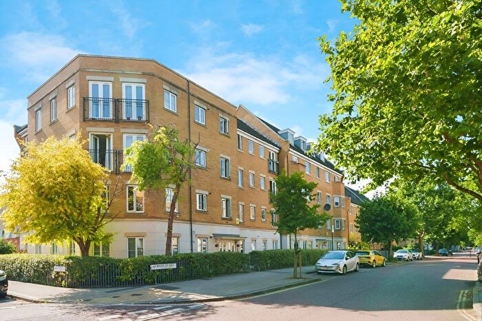 2 Bedroom Flat To Rent In Chandler Way, London, SE15