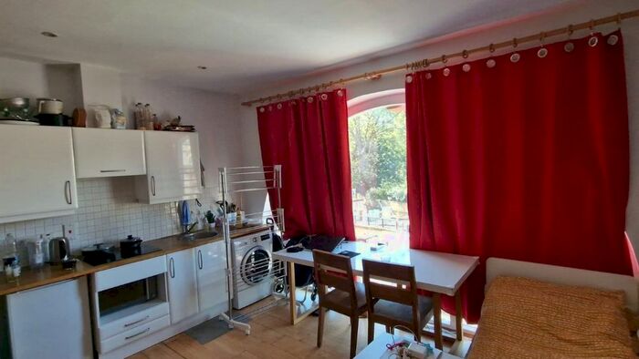 Studio To Rent In West Smithfield, London, EC1A