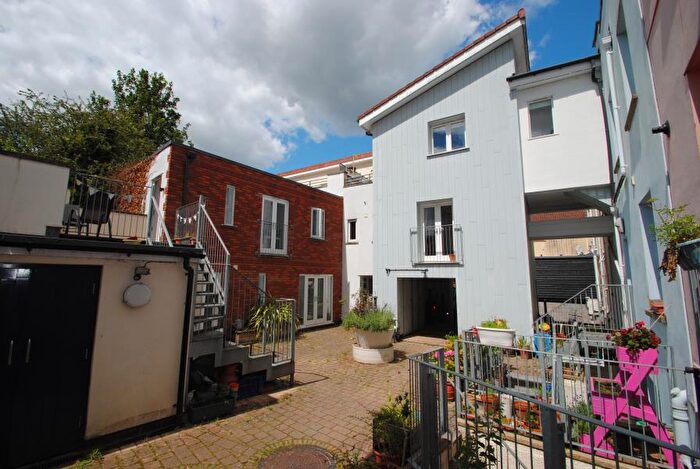 2 Bedroom Duplex To Rent In Old Bakery Court - Montpelier, BS6