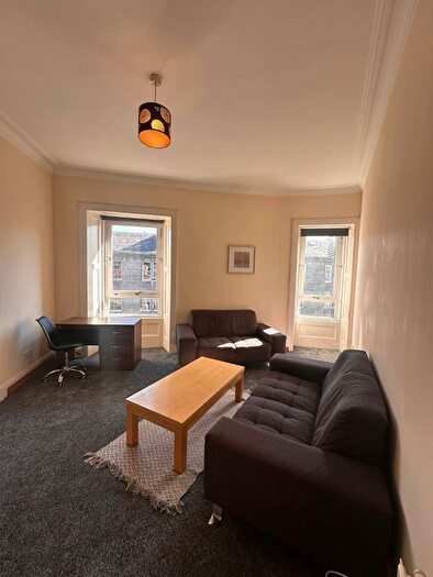 4 Bedroom Flat To Rent In Grindlay Street, Edinburgh, EH3