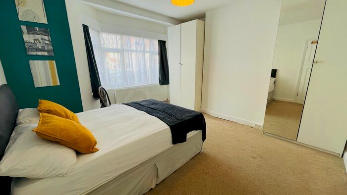 1 Bedroom Flat To Rent In Francis Road, Harrow, HA1