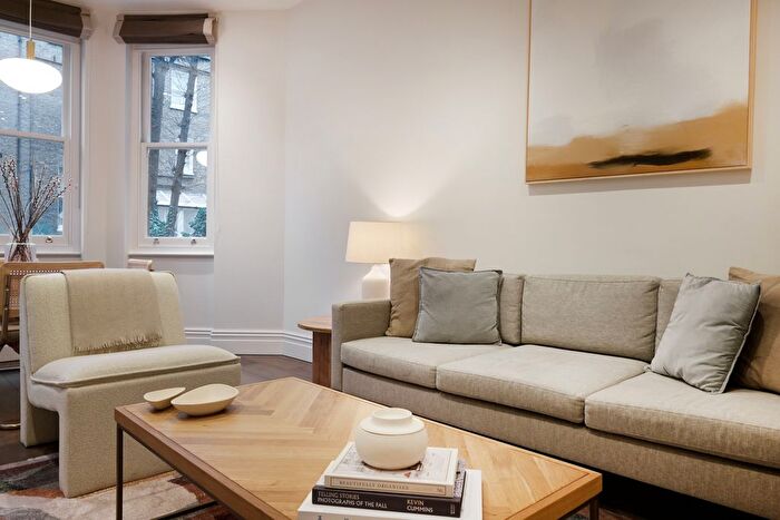 2 Bedroom Flat To Rent In Trebovir Road, Earls Court, SW5