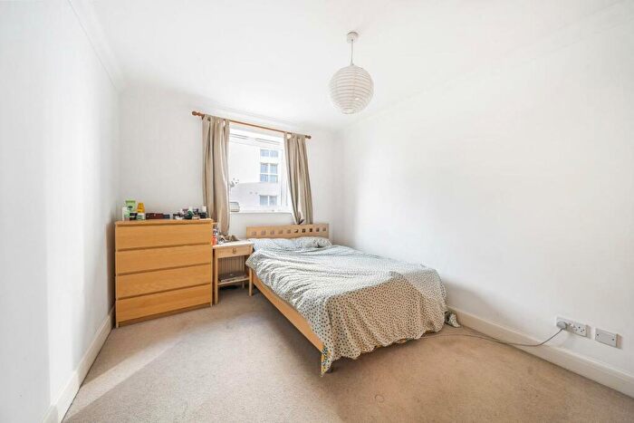 1 Bedroom Flat For Sale In Moreland Street, Clerkenwell, EC1V