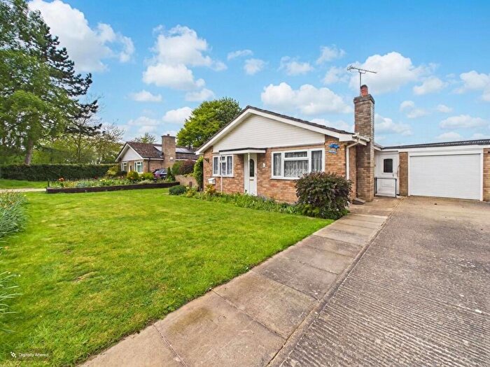 3 Bedroom Semi-Detached Bungalow For Sale In Mill Close, Woolpit, IP30
