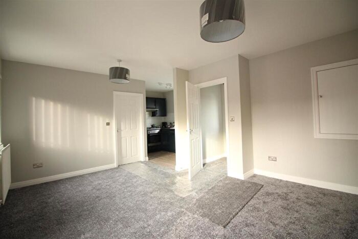 2 Bedroom Flat To Rent In Beulah Terrace, Crossgates, Leeds, LS15
