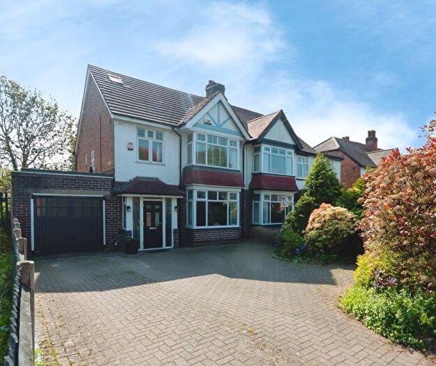 4 Bedroom Property For Sale In Lyndon Road, Solihull, B92