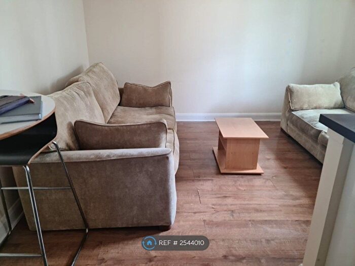 2 Bedroom Flat To Rent In Leicester Court, Preston, PR1