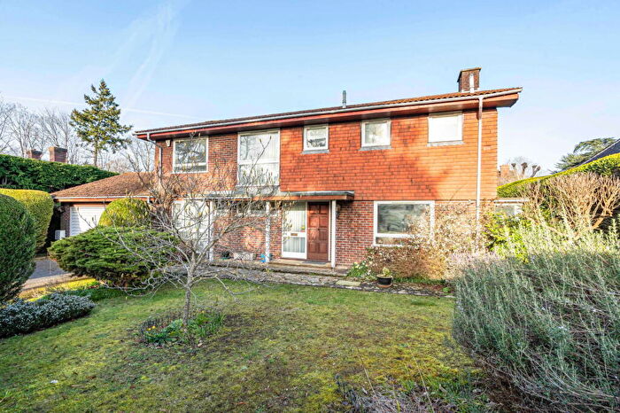 4 Bedroom Detached House For Sale In Aldersey Road, Guildford, GU1