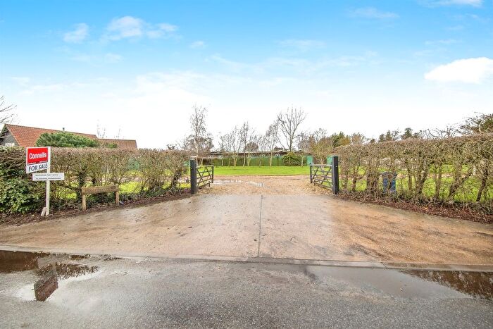 Land For Sale In Lings Lane, Chelmondiston, Ipswich, IP9