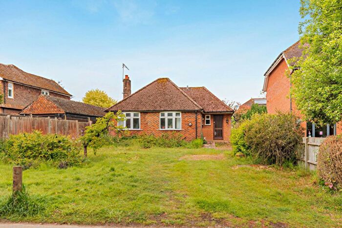 2 Bedroom Detached Bungalow For Sale In Queen Street, Gomshall, GU5