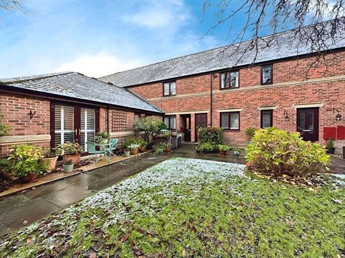 2 Bedroom Flat For Sale In Mathesons Gardens, Morpeth, NE61